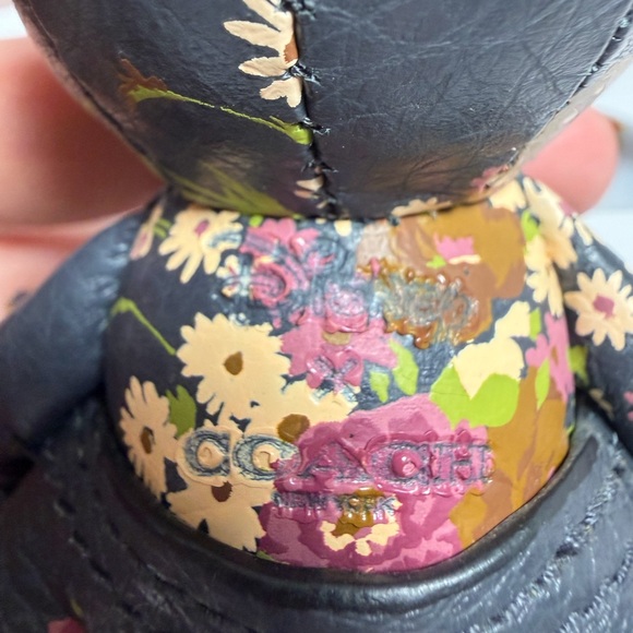 Disney x Coach Minnie Mouse Floral Leather Bag Charm - Picture 4 of 8